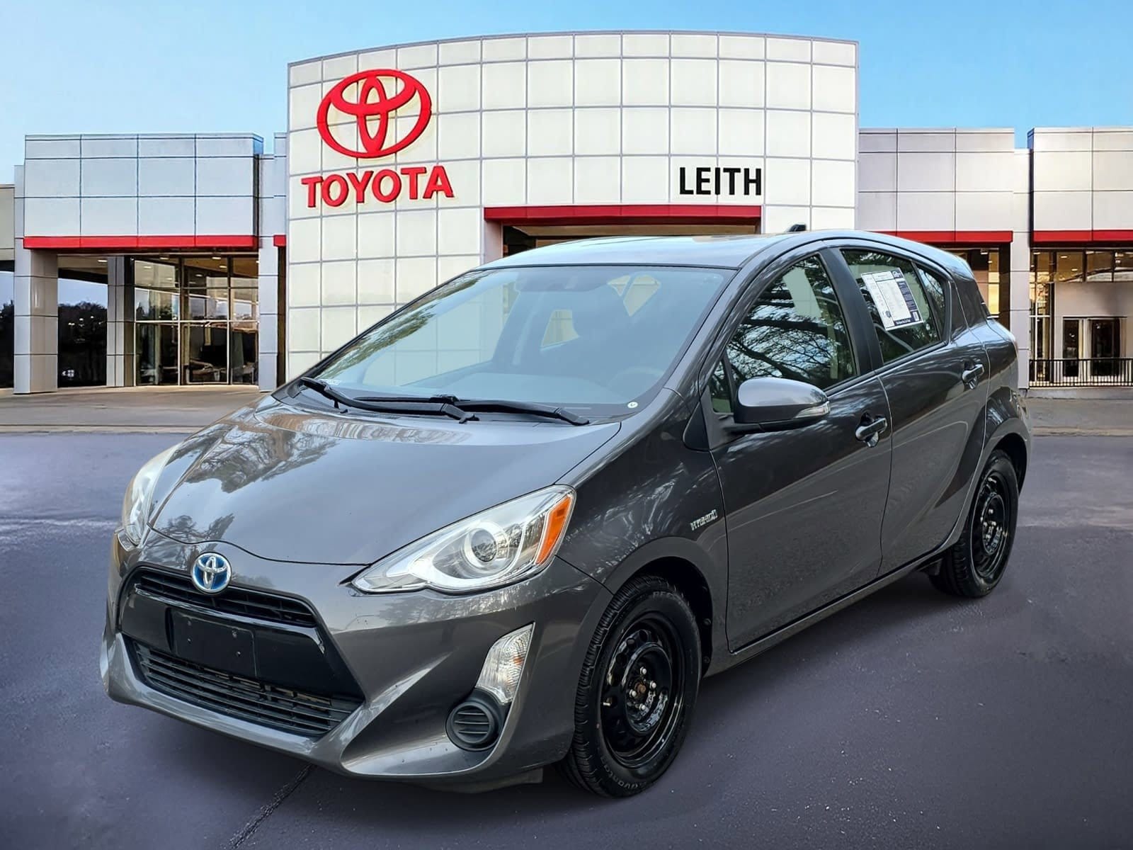 2015 Toyota Prius c Two's photo