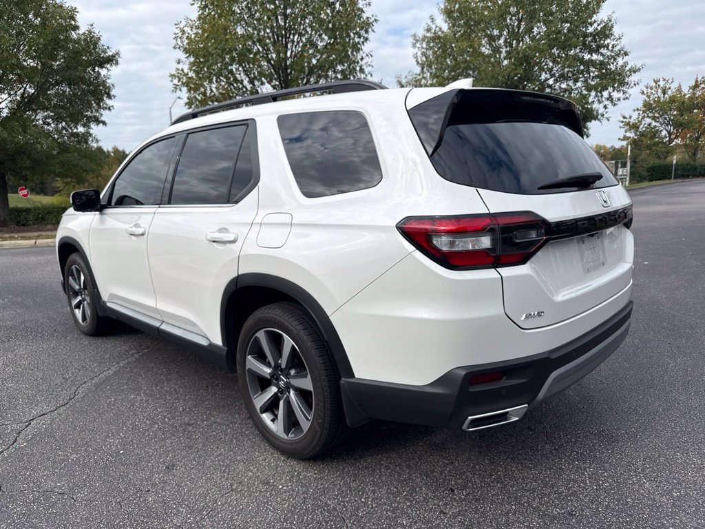 Used 2025 Honda Pilot Elite SUV