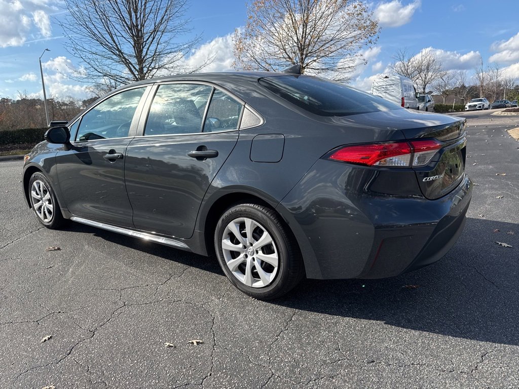 2025 Toyota Corolla LE photo 3