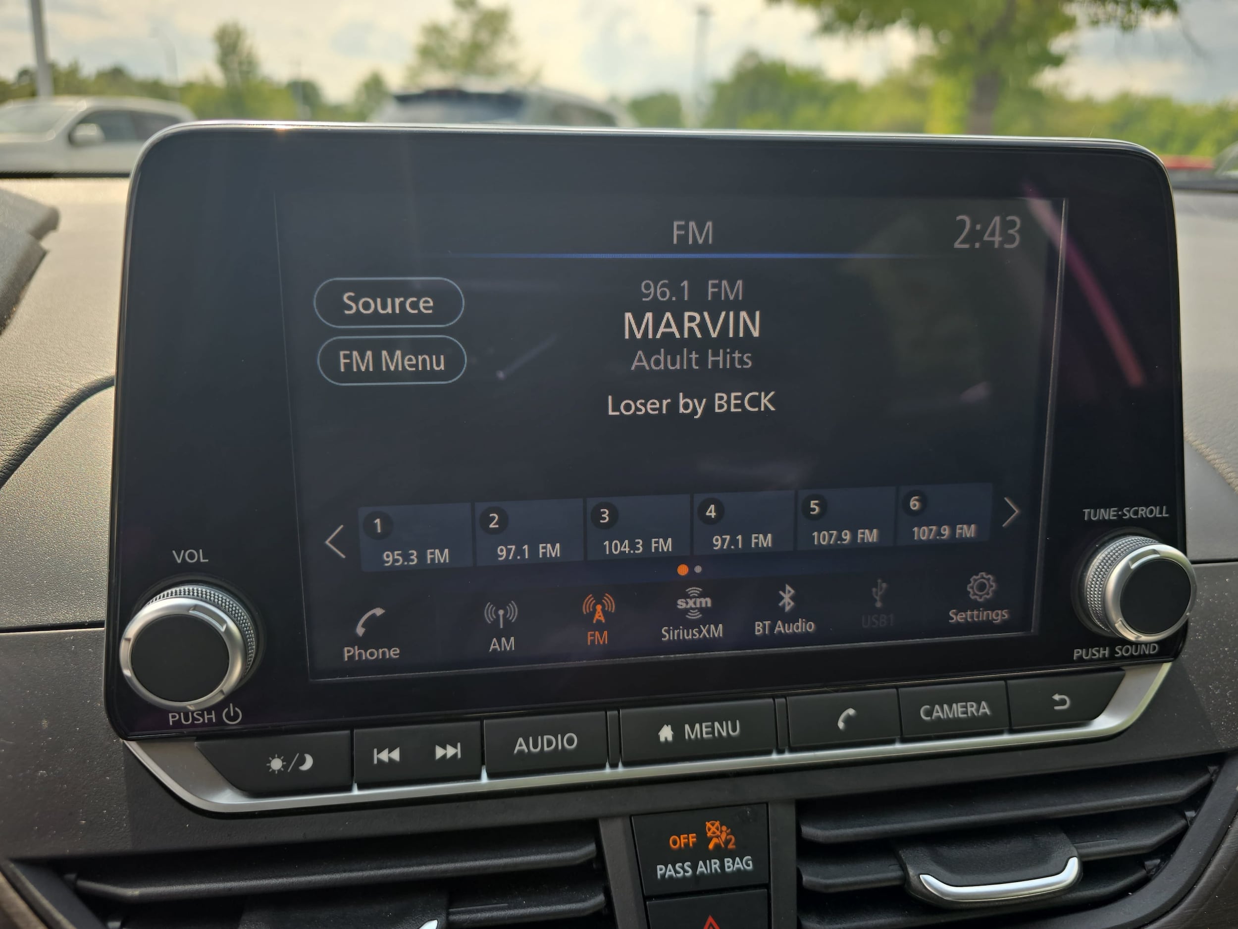 2025 Nissan Altima SV - Photo 22