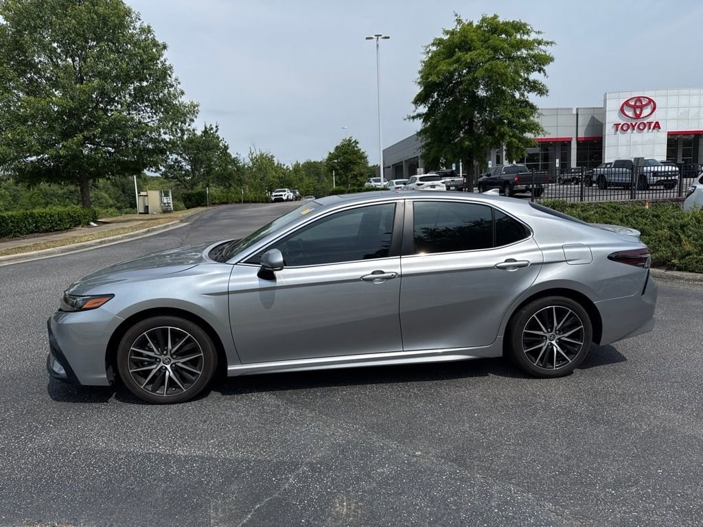 Used 2024 Toyota Camry SE Sedan