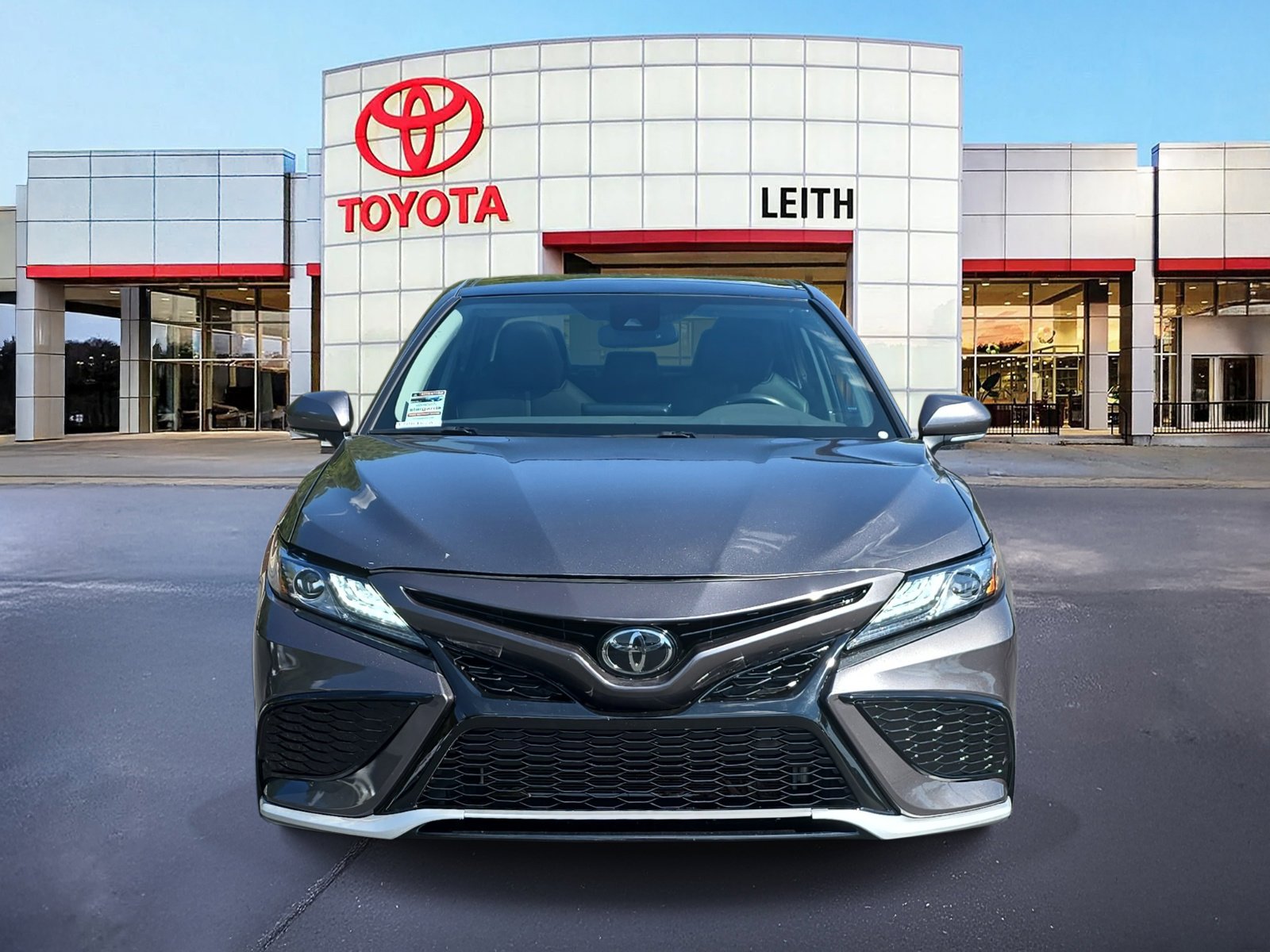 2022 Toyota Camry XSE photo 2