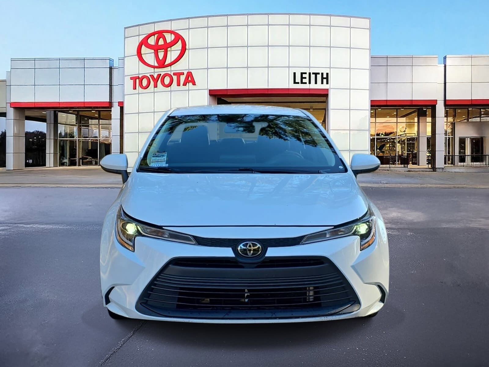 2024 Toyota Corolla LE photo 2