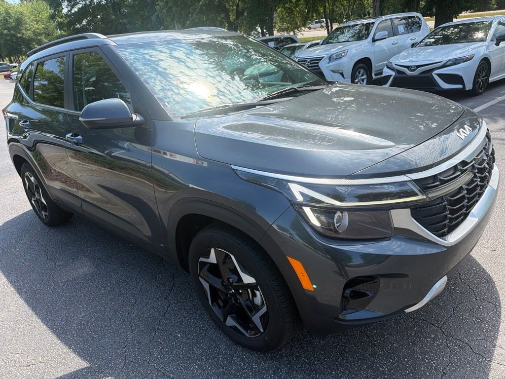 Used 2024 Kia Seltos EX SUV