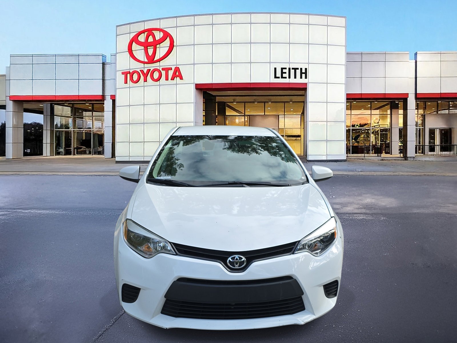 2014 Toyota Corolla LE photo 2