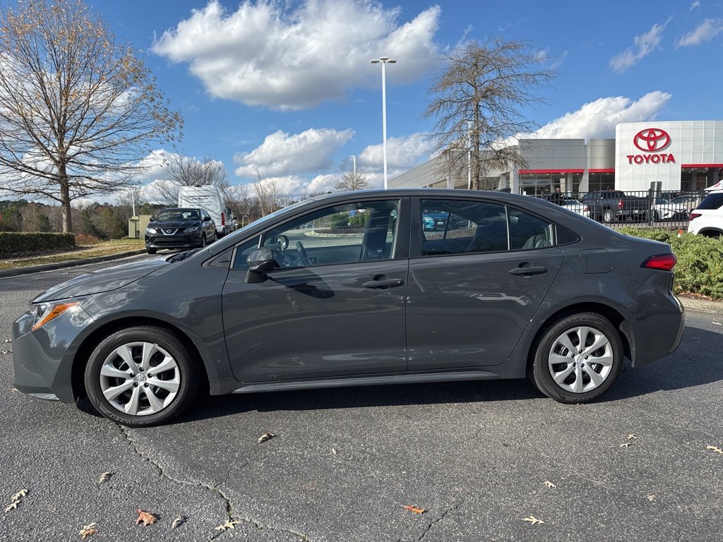 2025 Toyota Corolla LE photo 2