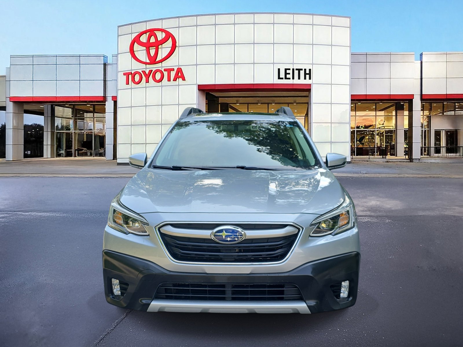 2022 Subaru Outback Limited photo 2