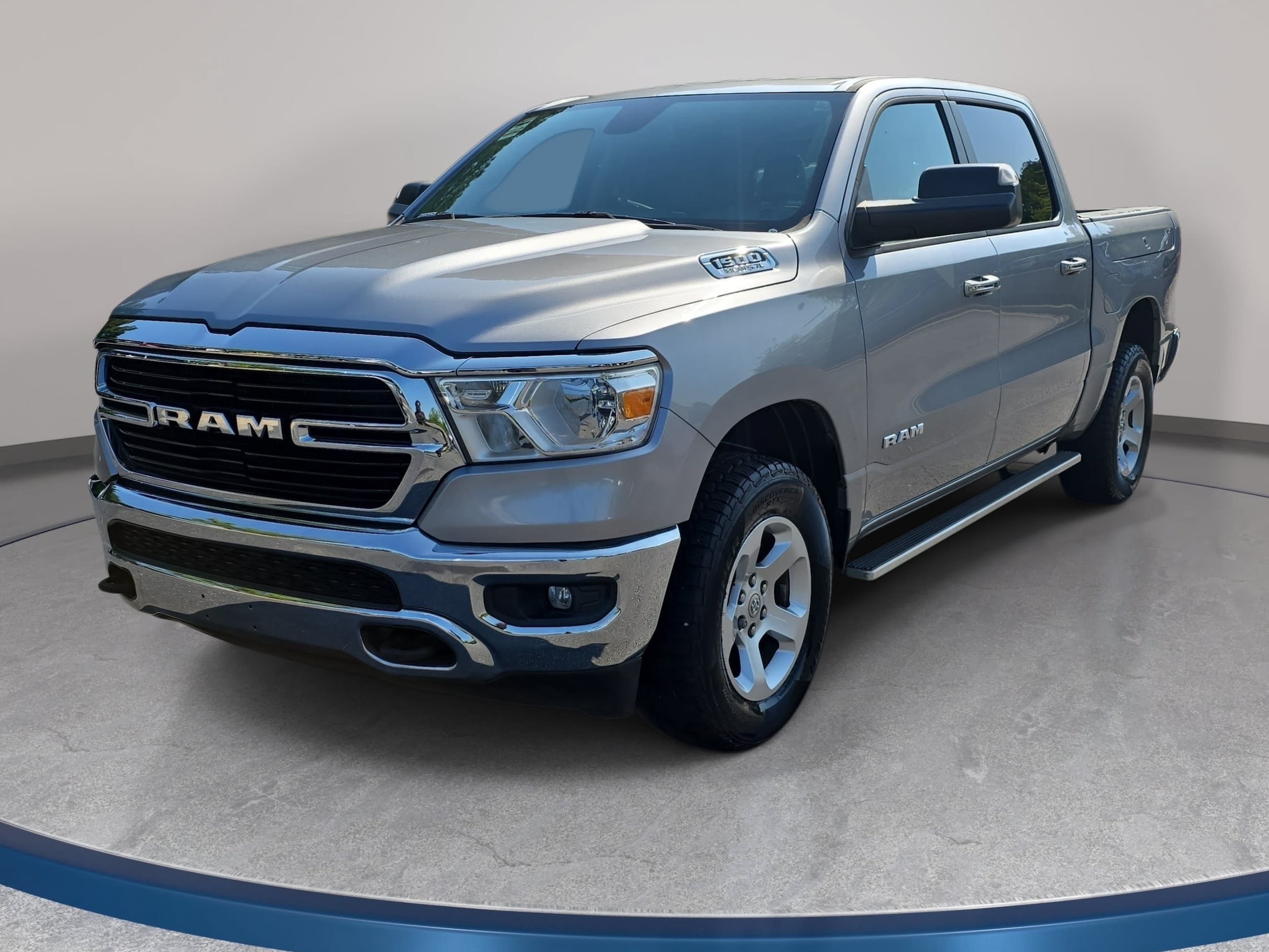 2019 RAM 1500 Big Horn/Lone Star 4x4 Crew Cab 5'7's photo
