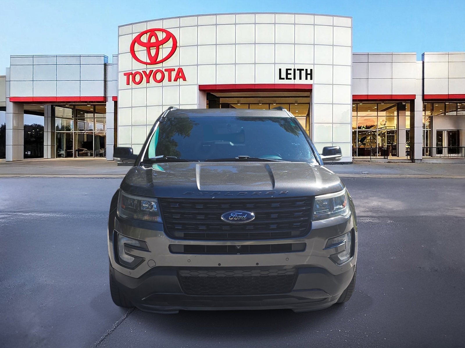 2016 Ford Explorer Sport photo 2