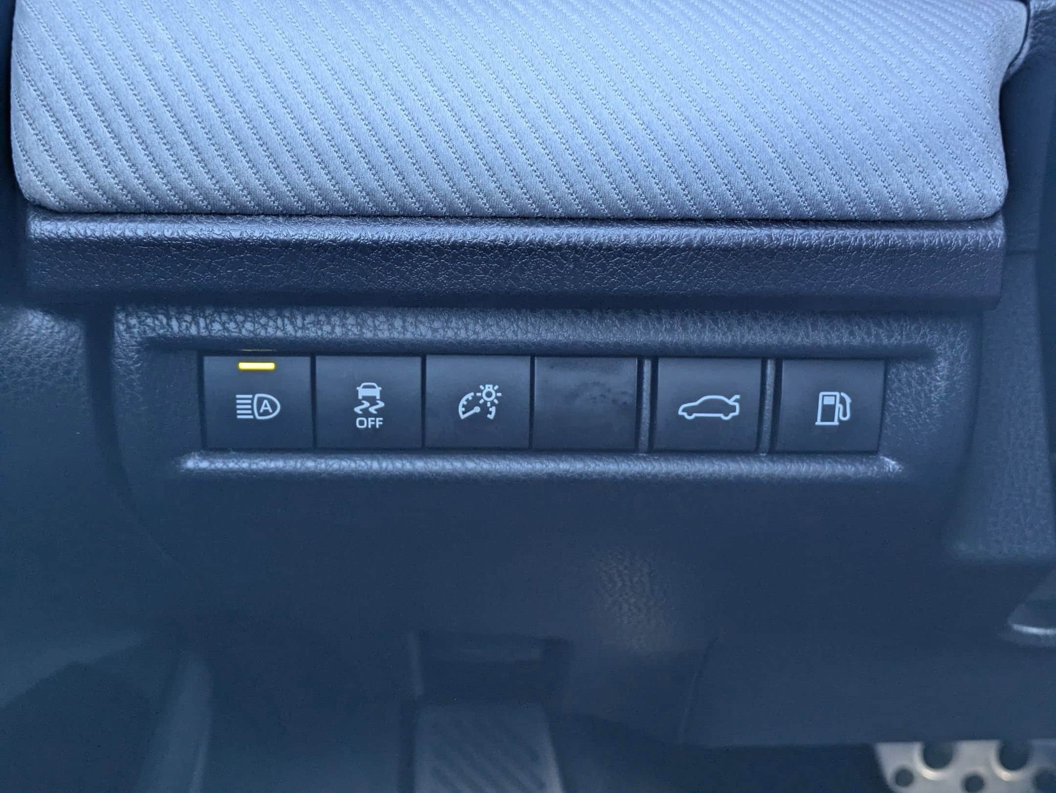 2025 Toyota Camry SE - Photo 16