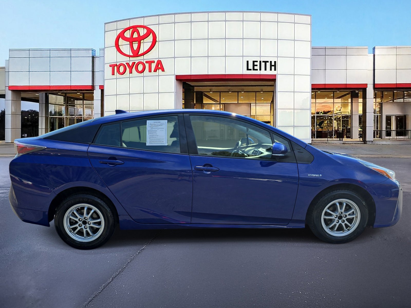 2017 Toyota Prius Two photo 4