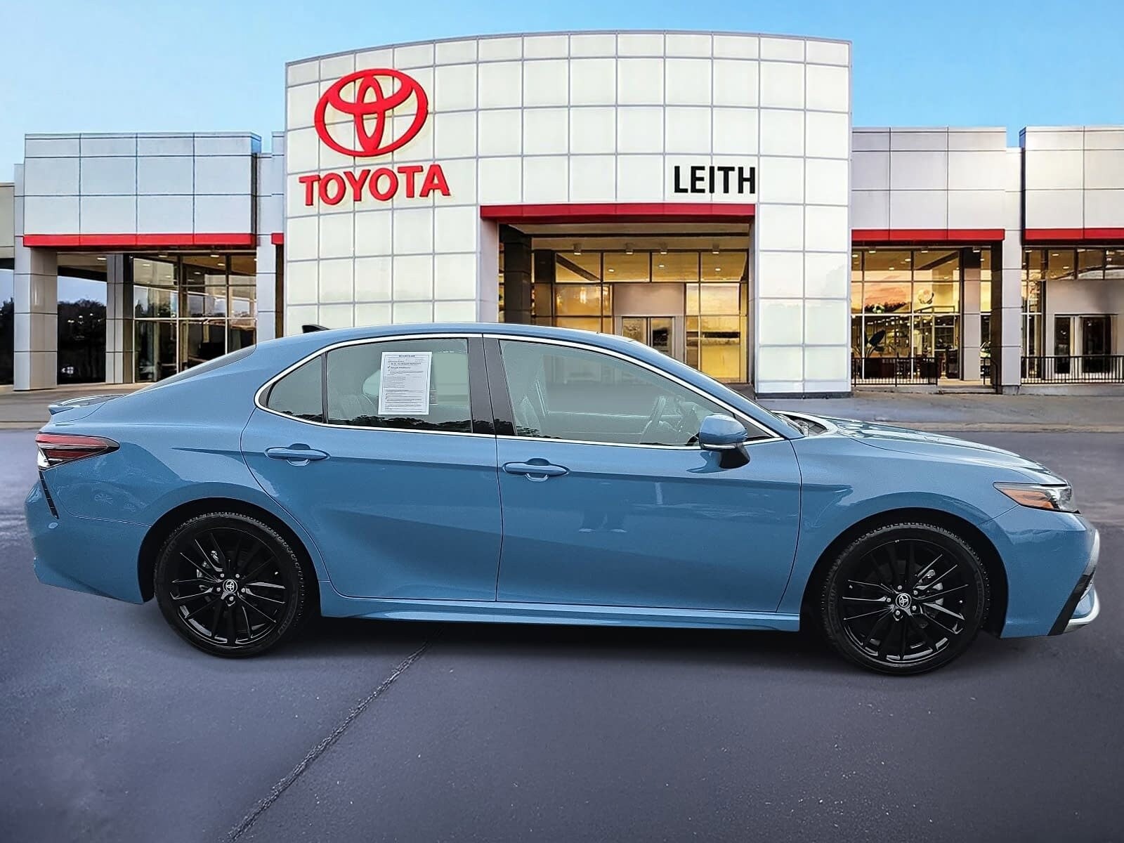 2023 Toyota Camry XSE V6 photo 4