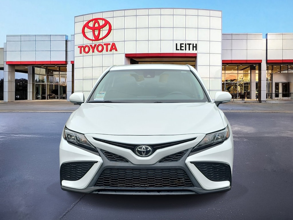 Used 2022 Toyota Camry SE Sedan