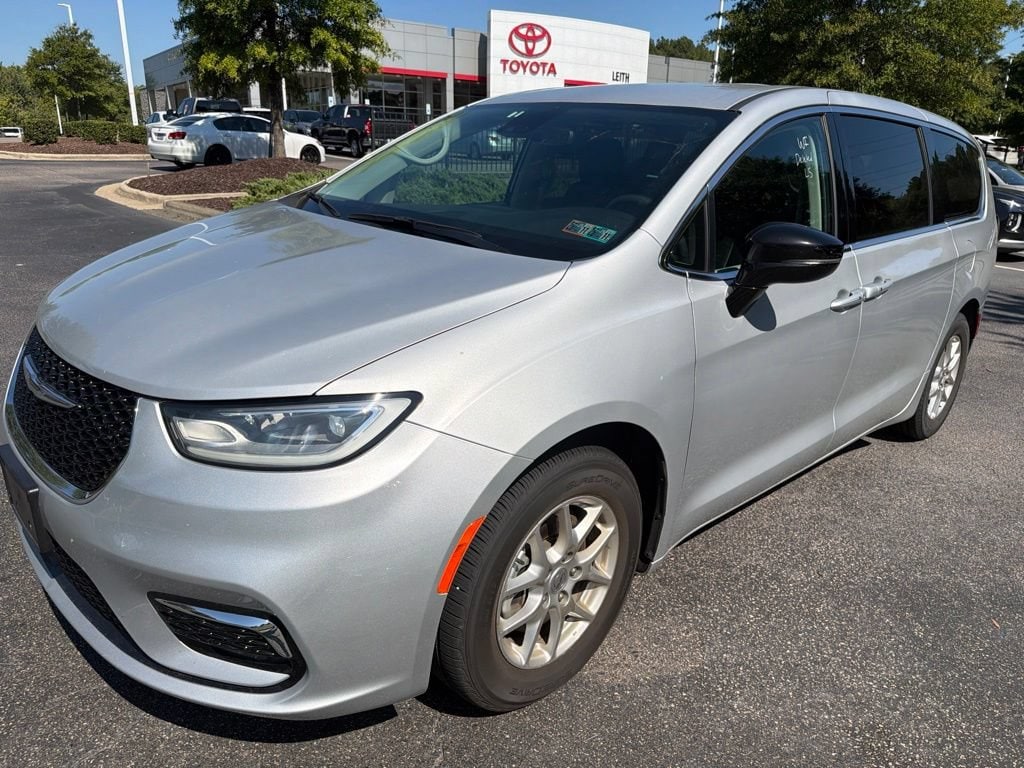 Used 2024 Chrysler Pacifica Touring L Van Passenger Van