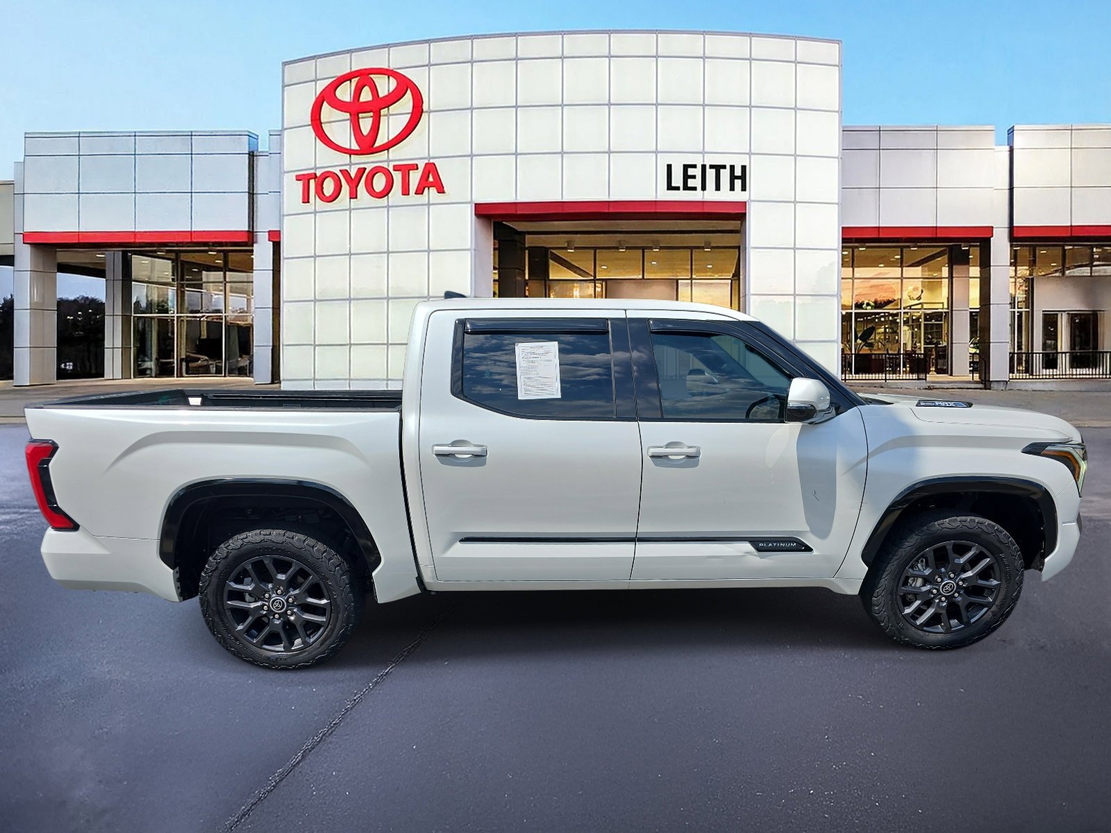 2022 Toyota Tundra Platinum photo 4