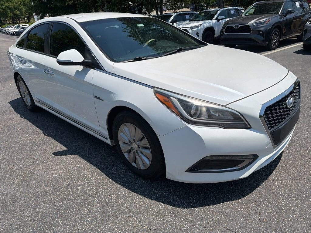 Used 2016 Hyundai Sonata Hybrid SE Sedan