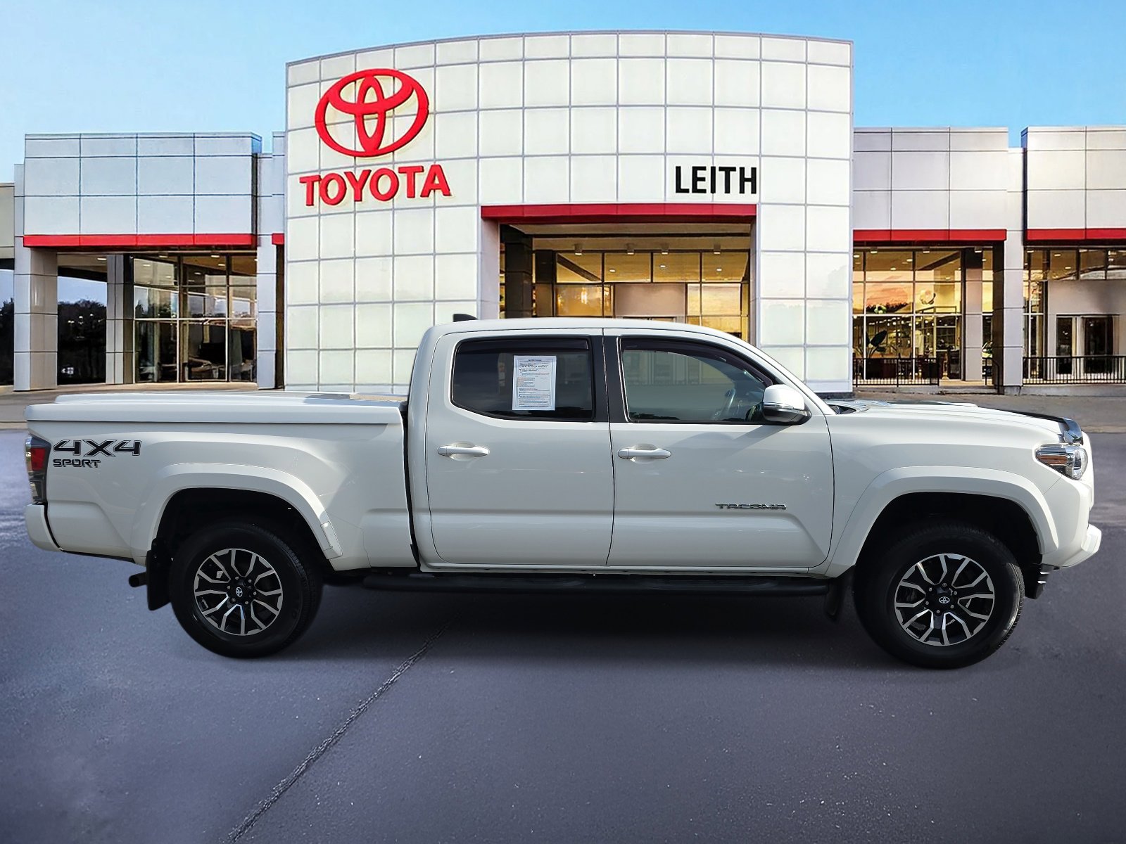 2021 Toyota Tacoma TRD Sport V6 photo 4