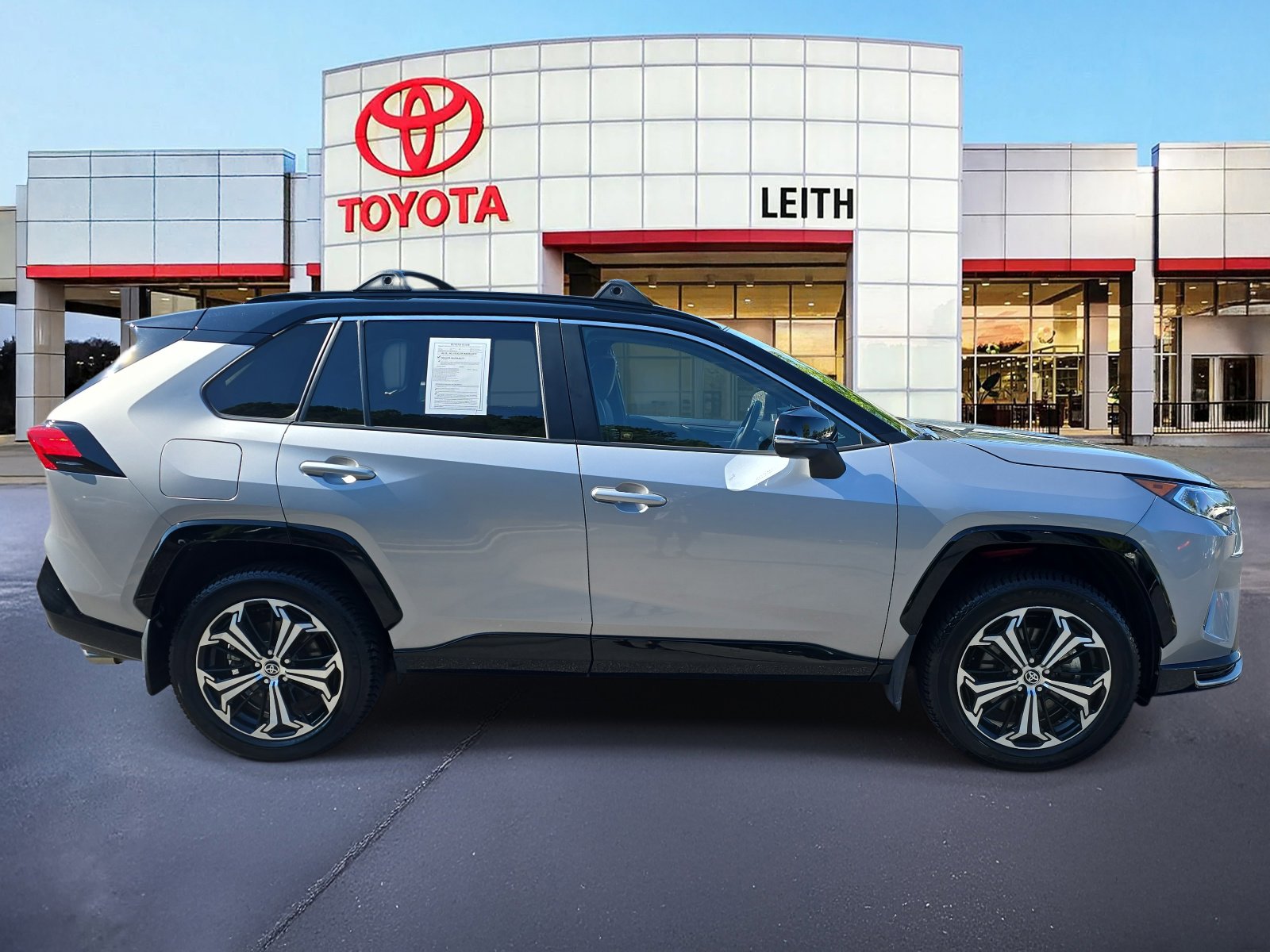 2021 Toyota RAV4 Prime XSE photo 4
