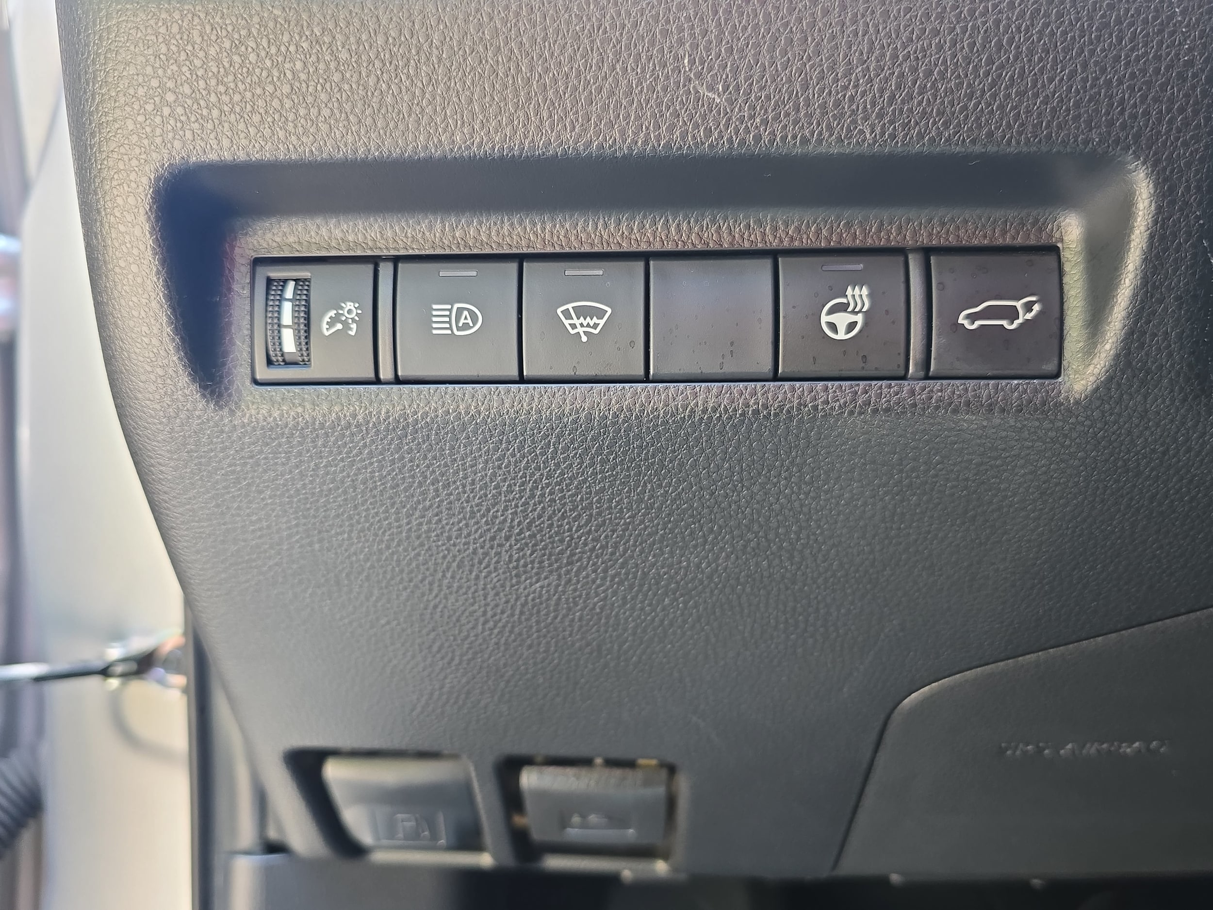 2019 Toyota RAV4 Limited - Photo 25