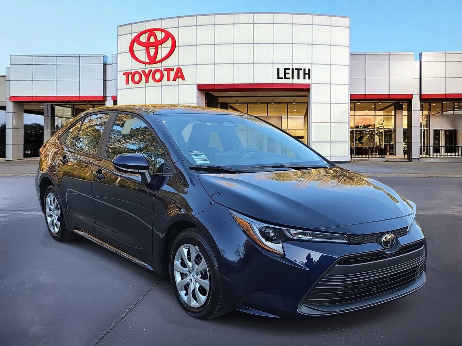 2025 Toyota Corolla LE photo 3