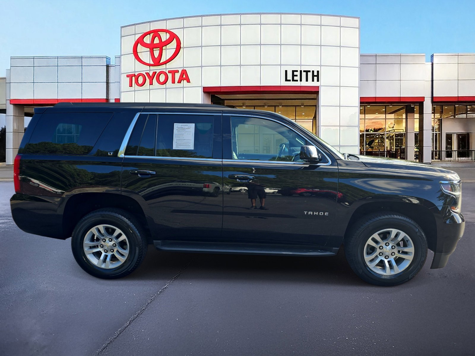 2019 Chevrolet Tahoe LT photo 4