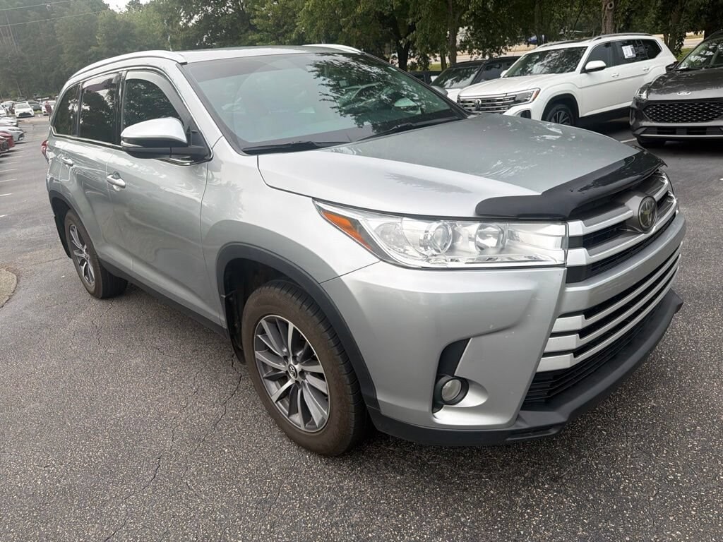 Used 2019 Toyota Highlander XLE V6 SUV