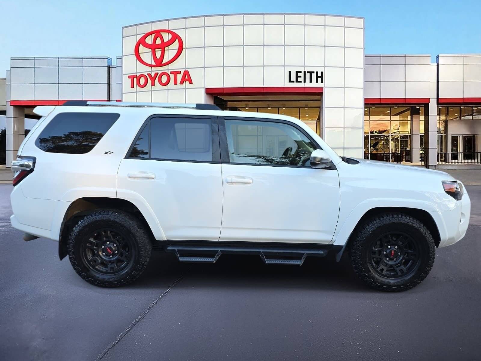 2021 Toyota 4Runner SR5 photo 2