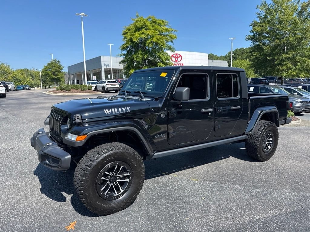 Used 2022 Jeep Gladiator Sport Truck Crew Cab