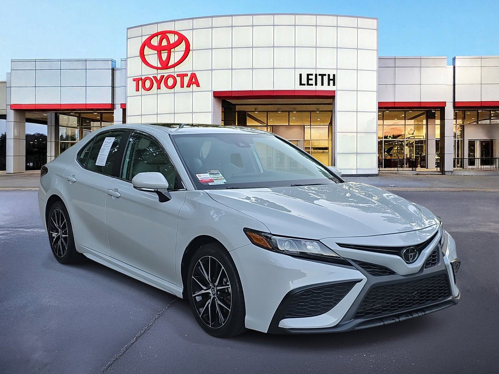 2024 Toyota Camry SE photo 3