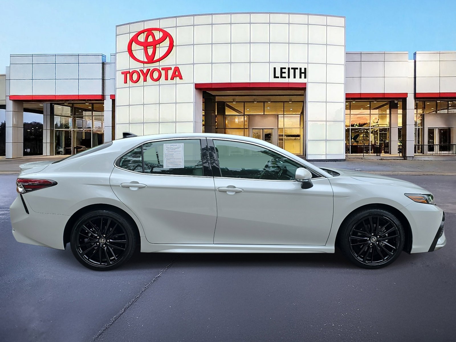 2023 Toyota Camry XSE photo 4