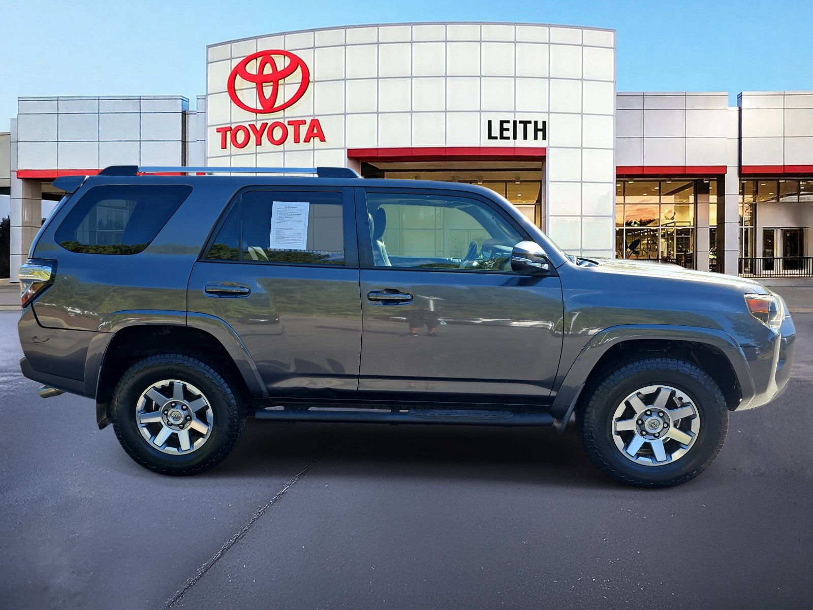 2016 Toyota 4Runner Trail Premium photo 3