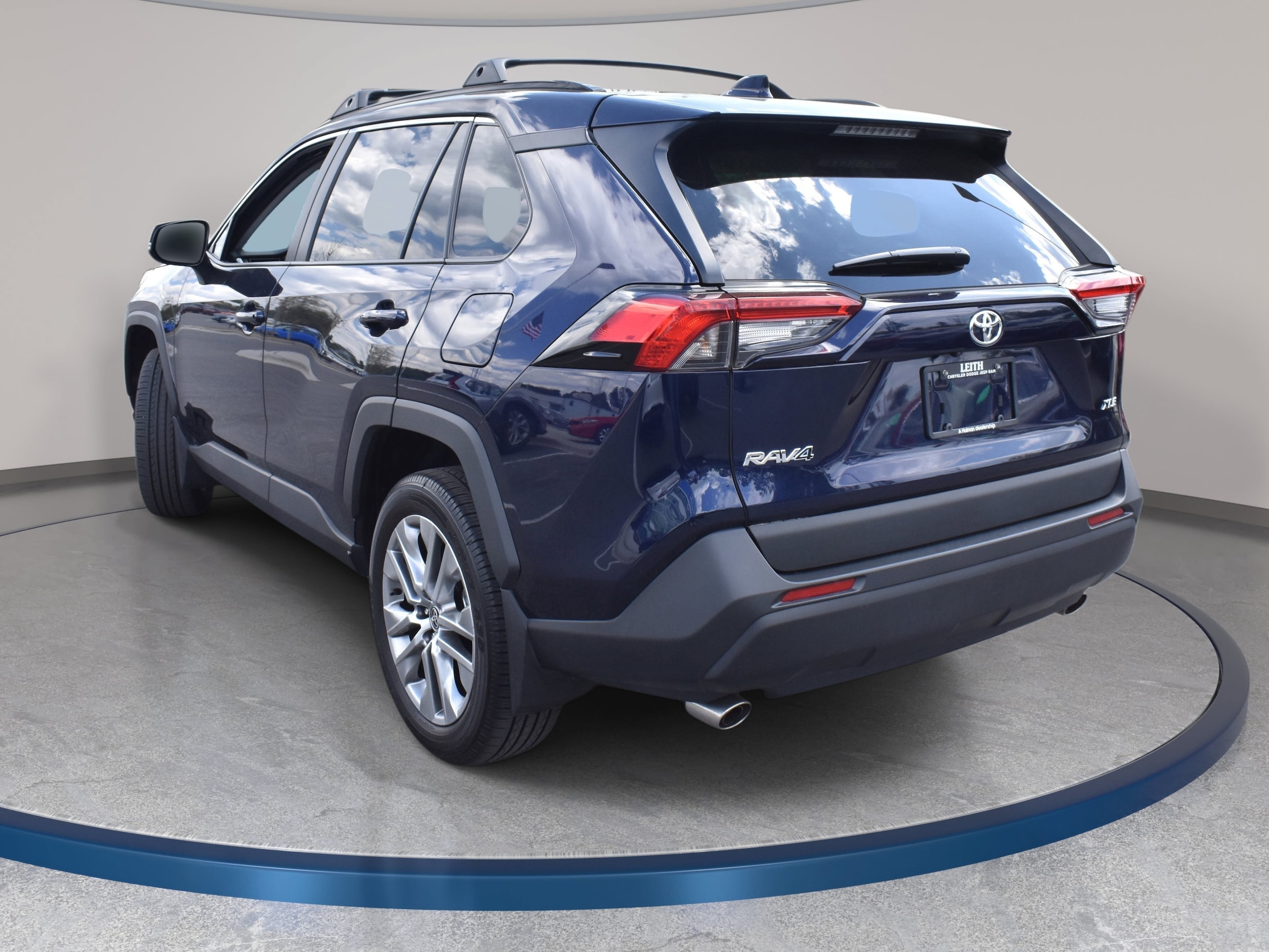 2025 Toyota RAV4 XLE Premium - Photo 8
