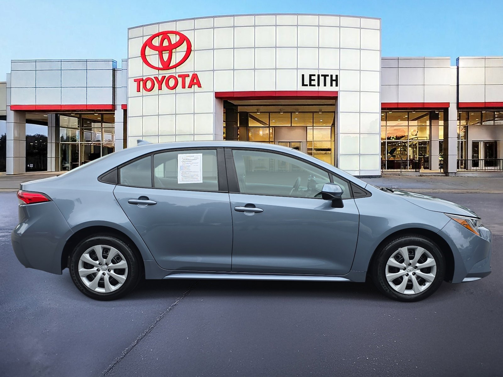 2023 Toyota Corolla LE photo 4