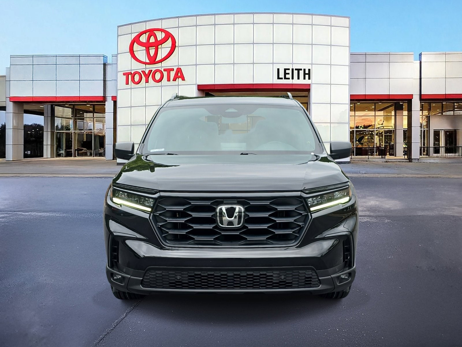 2023 Honda Pilot Sport photo 2