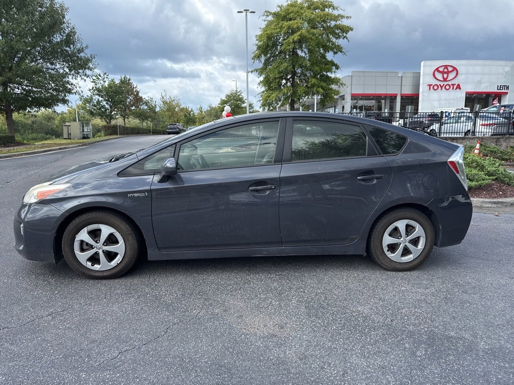 2013 Toyota Prius Four photo 2