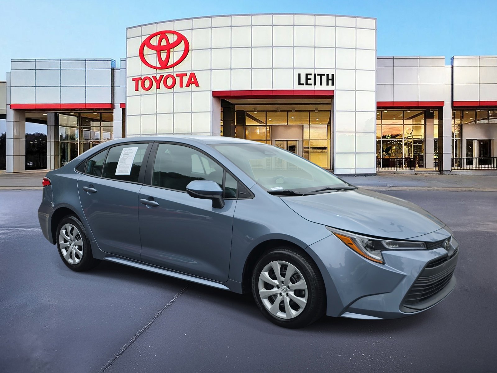 2023 Toyota Corolla LE photo 3