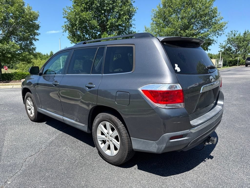 Used 2011 Toyota Highlander SE V6 SUV