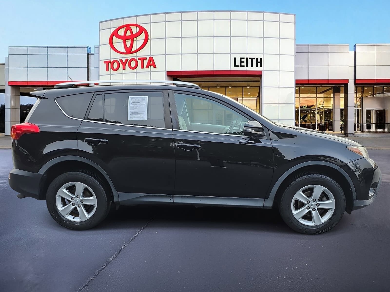 2013 Toyota RAV4 XLE photo 4
