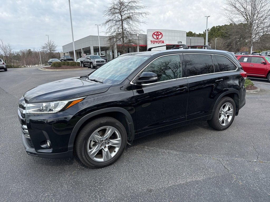 Used 2018 Toyota Highlander Limited V6 SUV