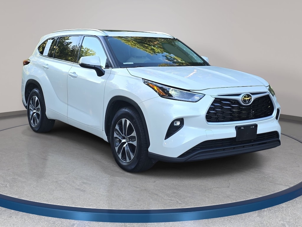 Used 2021 Toyota Highlander XLE SUV
