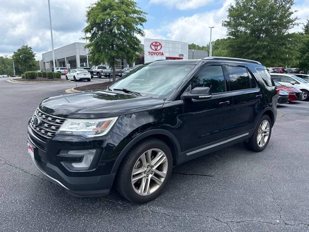 Used 2017 Ford Explorer XLT SUV
