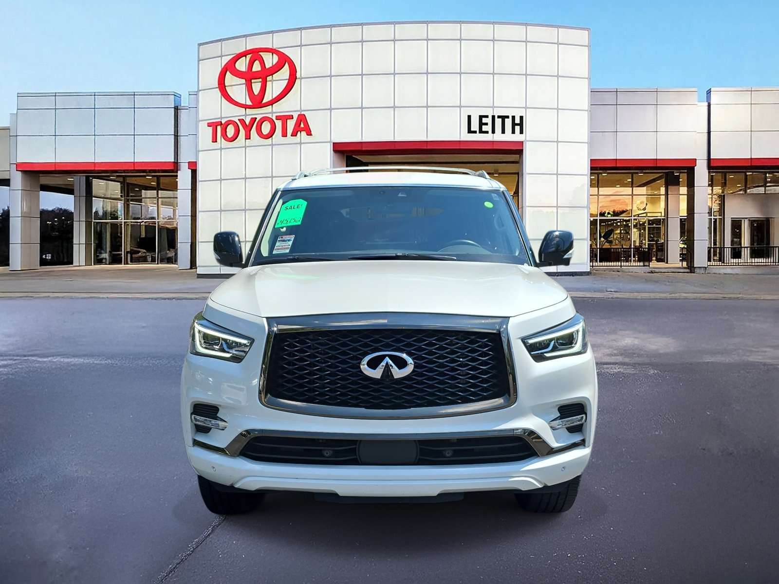 2022 Infiniti QX80 Premium Select photo 2