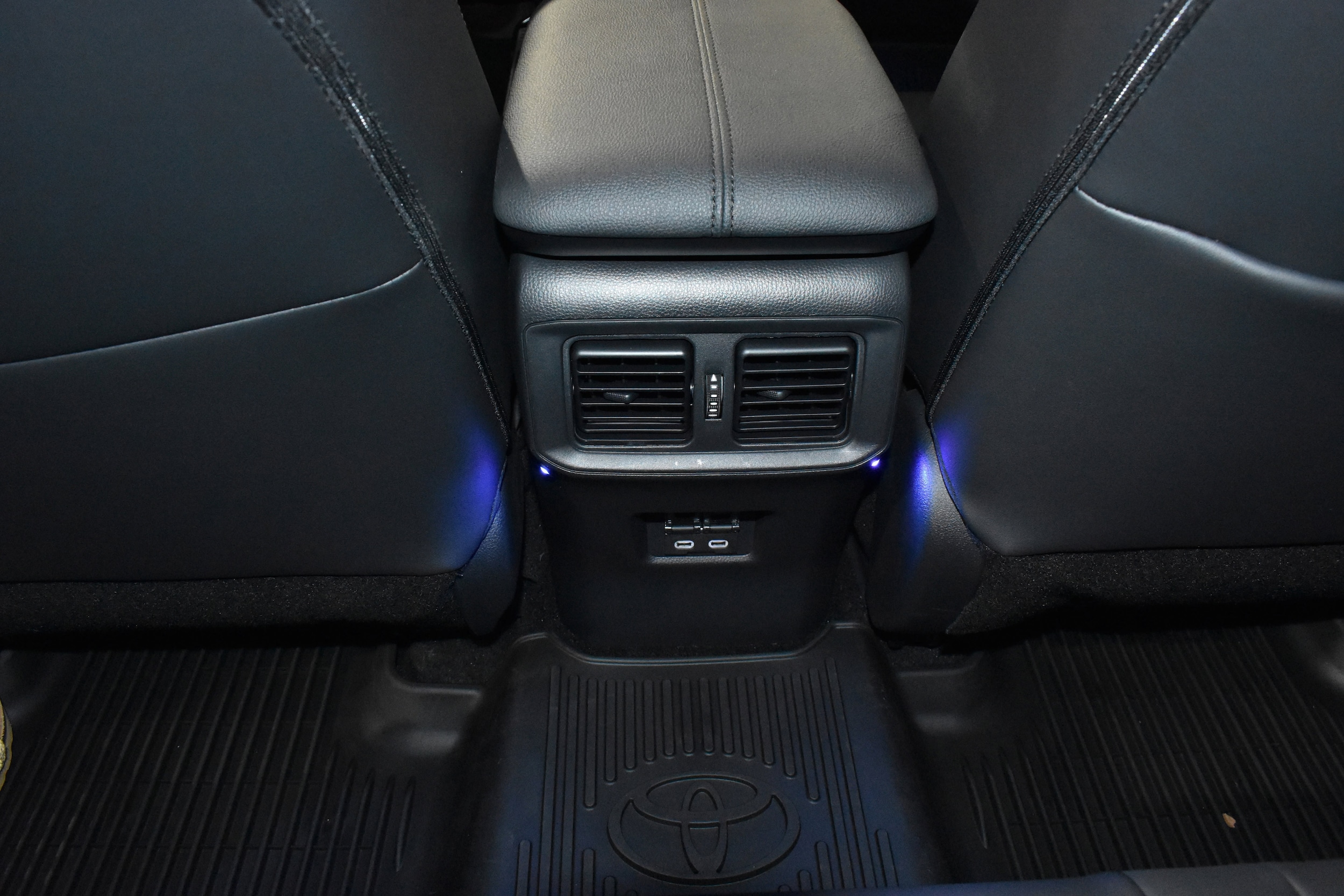 2025 Toyota RAV4 XLE Premium - Photo 27