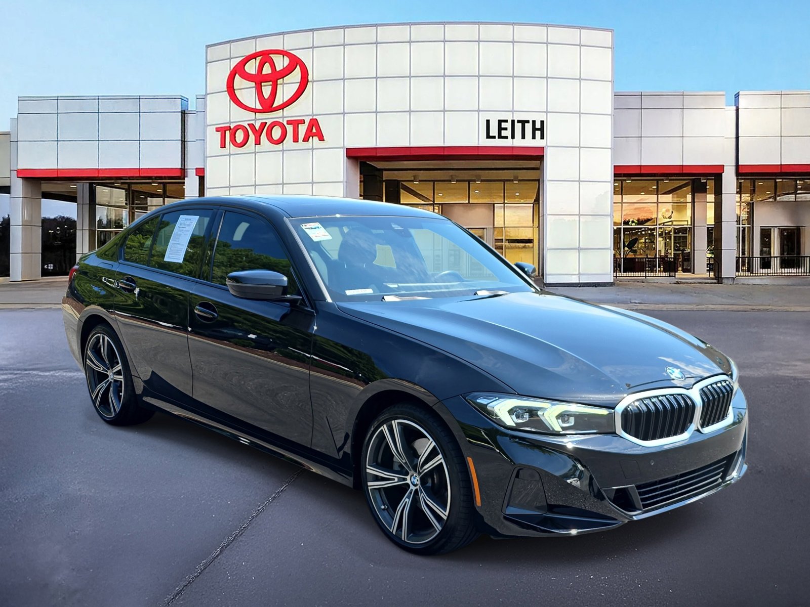 2023 Bmw 330i Sedan photo 3