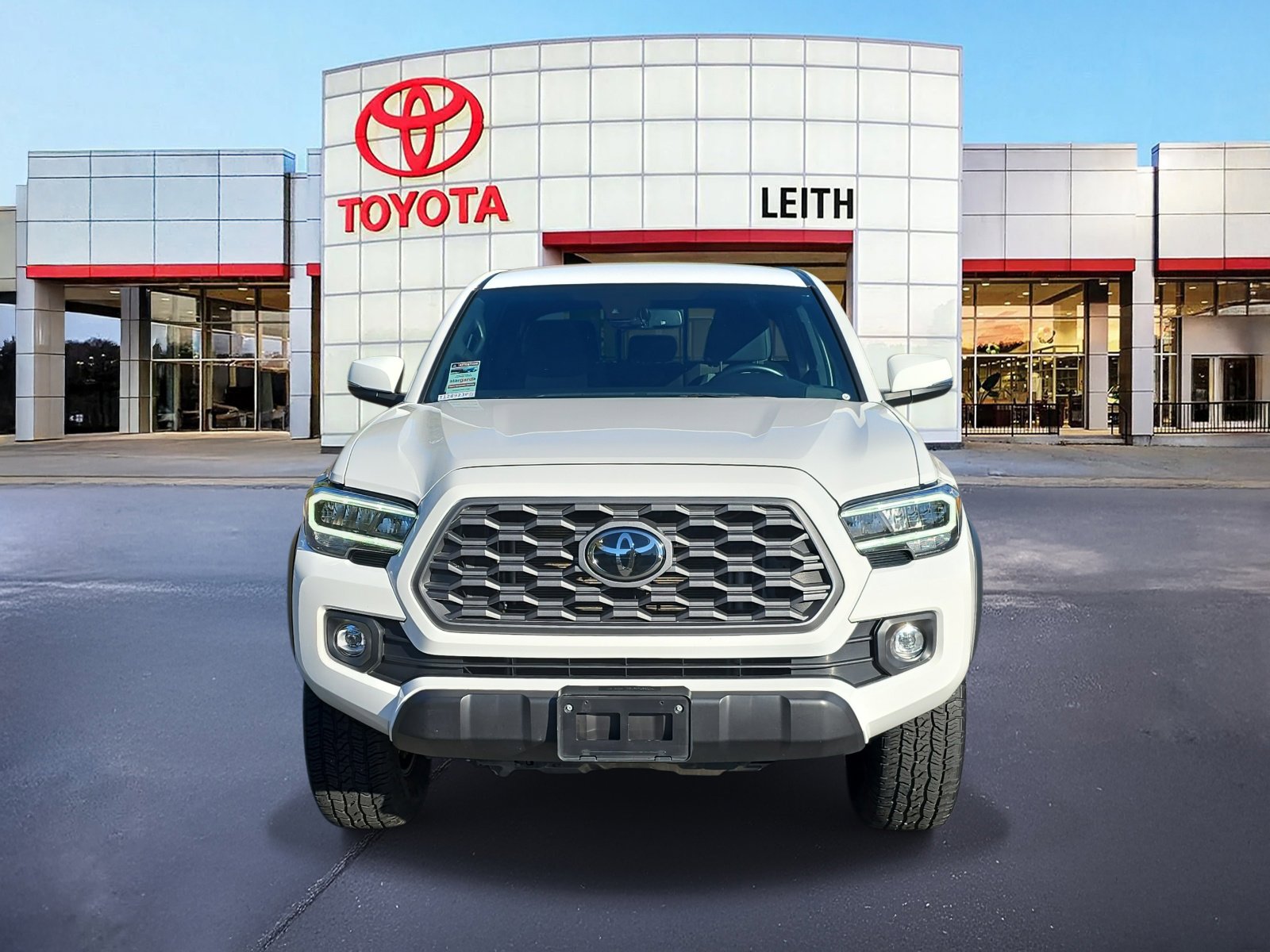 2023 Toyota Tacoma TRD Off-Road V6 photo 2