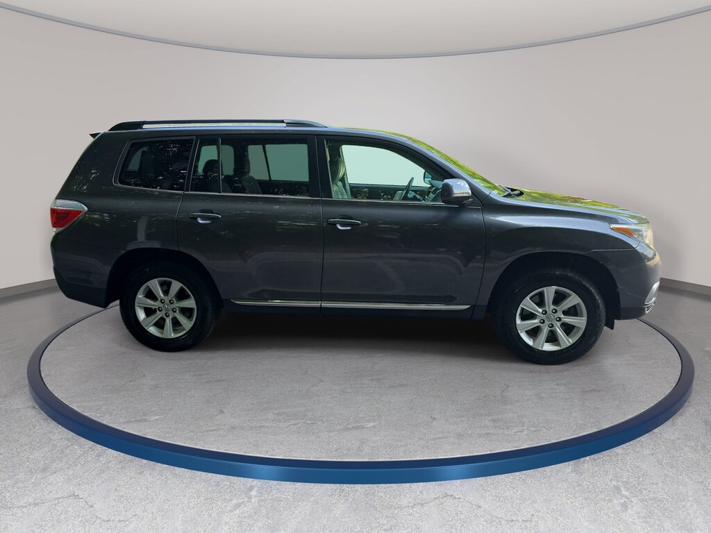 Used 2011 Toyota Highlander SE V6 SUV