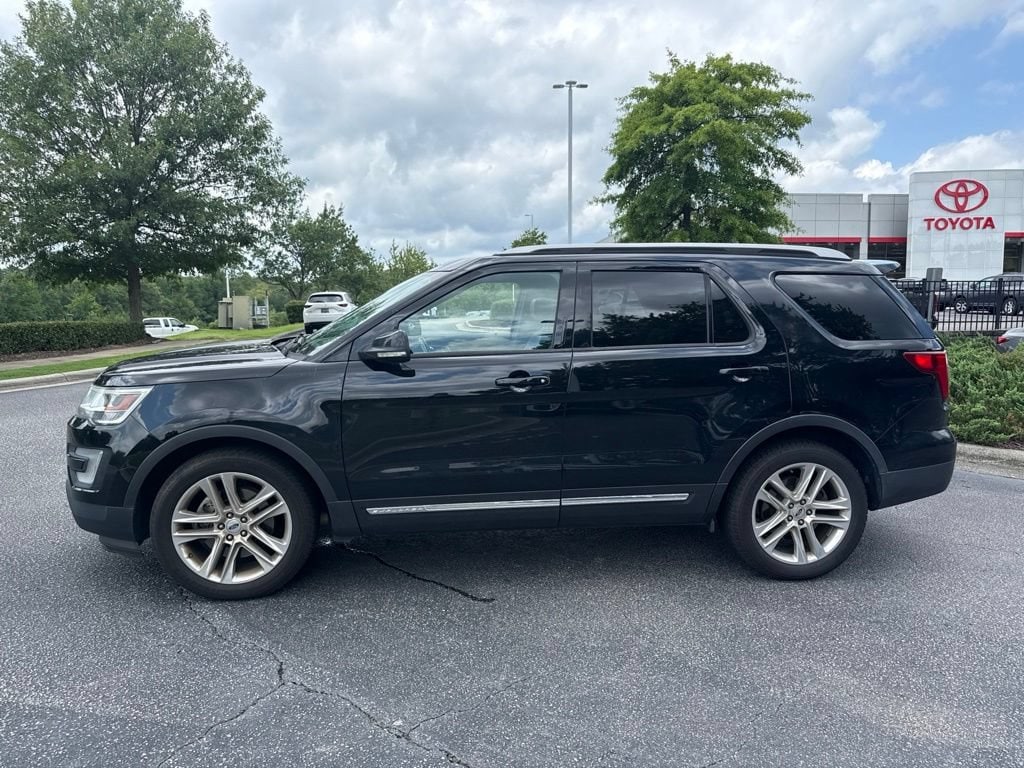 Used 2017 Ford Explorer XLT SUV
