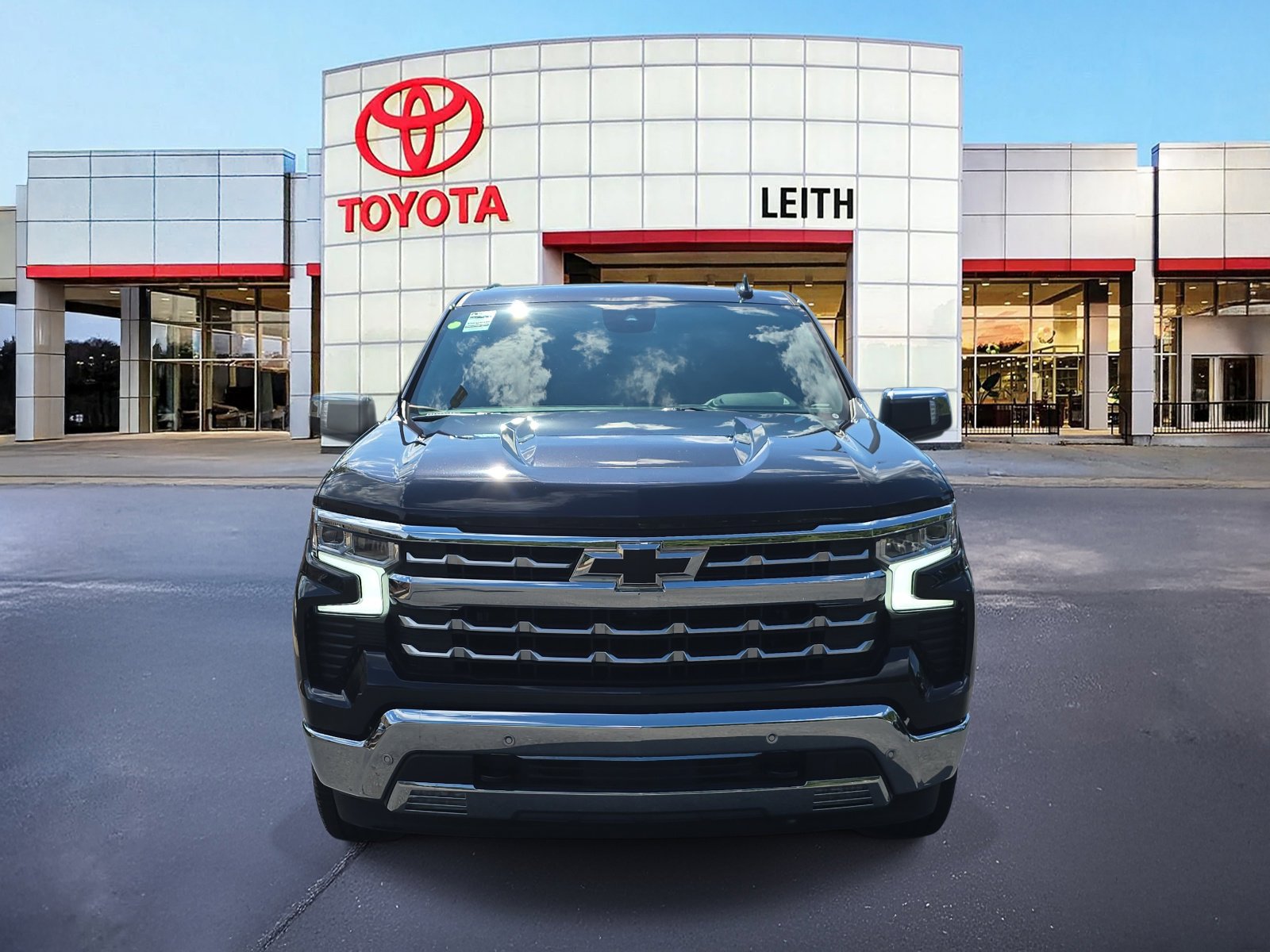 2024 Chevrolet Silverado 1500 LTZ photo 2