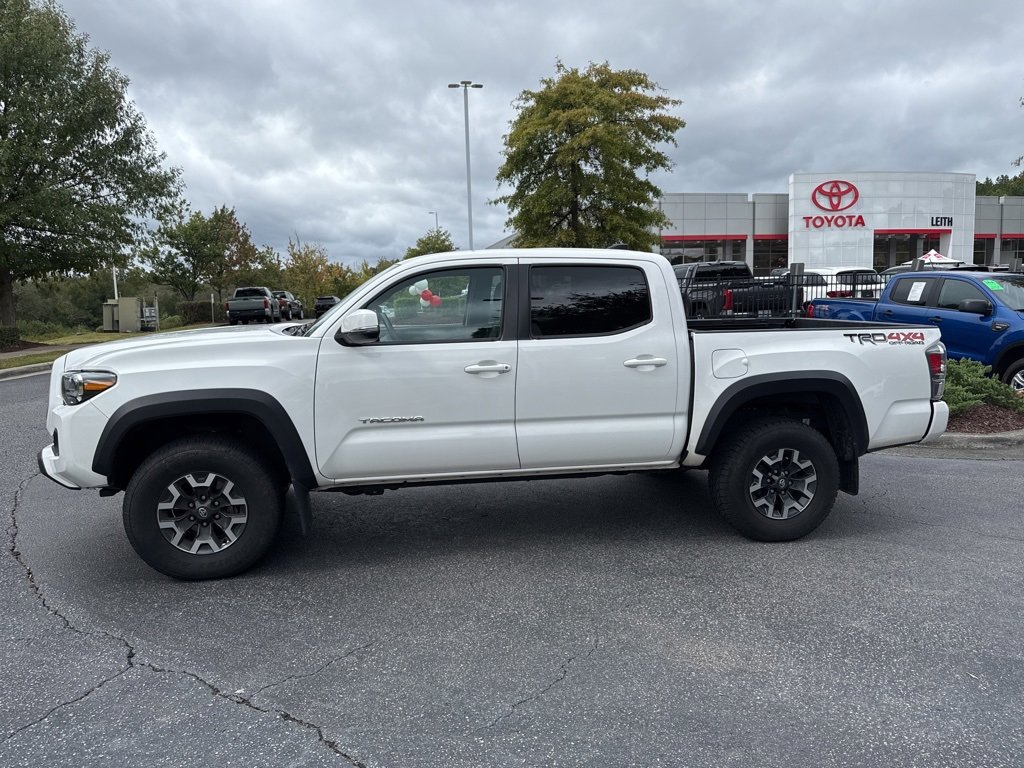 2023 Toyota Tacoma TRD Off-Road V6 photo 2