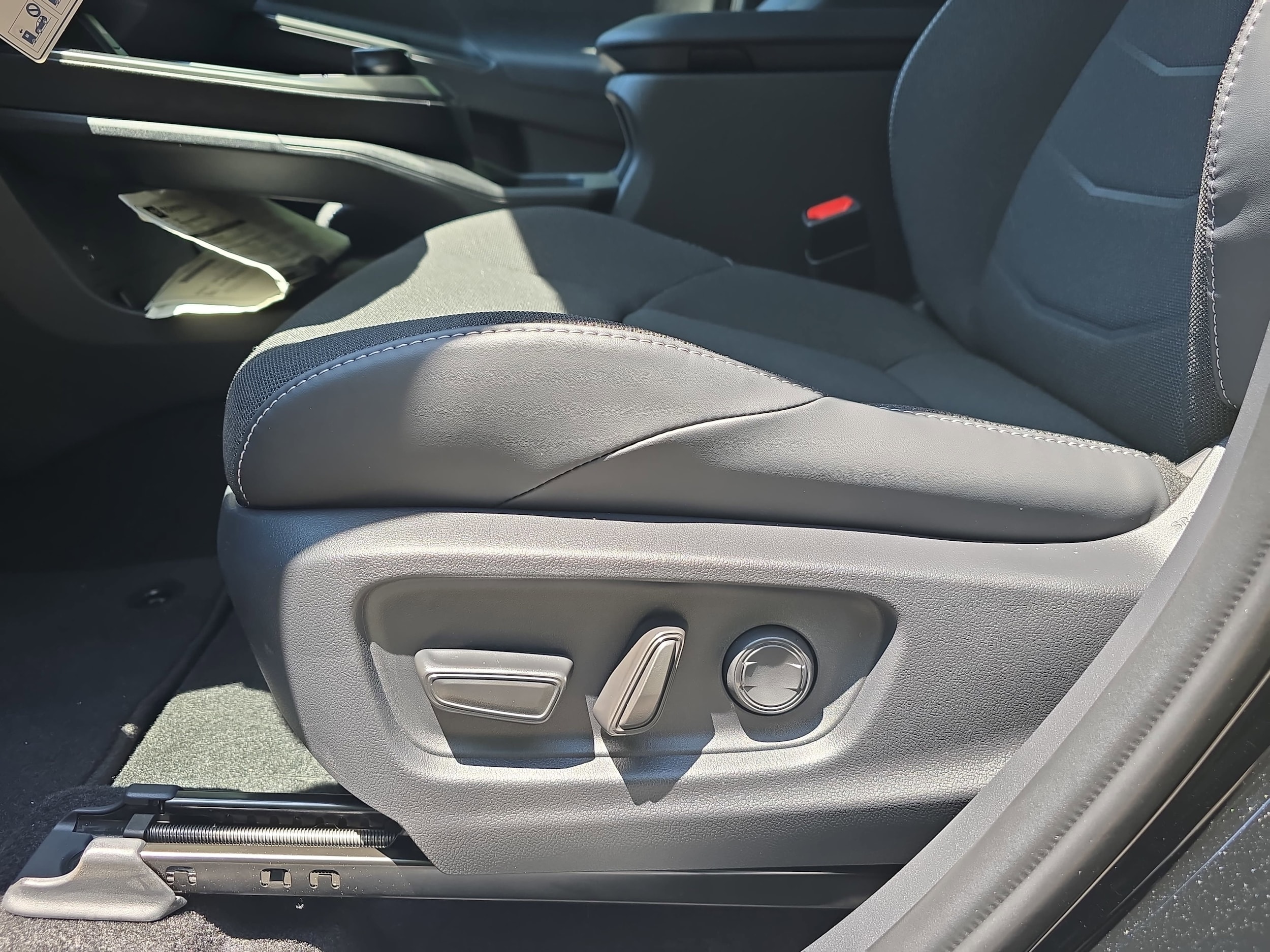 2026 Toyota C-HR SE - Photo 28